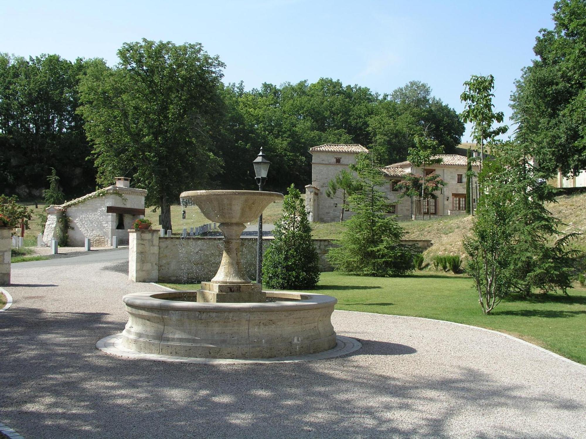 Chateau Lecusse - La Grande Roche - Hotel, Spa, Boutique & Restaurant Broze Exterior foto